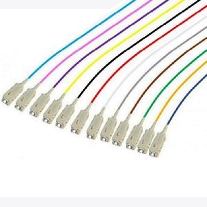 Ekivalan COPOM3SUS0020-12A Ekivalan LWL Faserpigtails, OM3, farbig, SC/UPC, 2,0 m, 12 Stück
