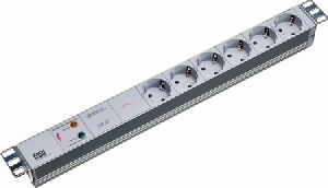 Bachmann 333402 Bachmann 19" PDU Basic, Steckdosenleiste mit Überspann