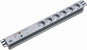 Bachmann 333.402 Bachmann 19" PDU Basic, Steckdosenleiste mit Überspan