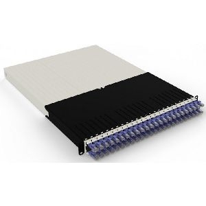 Patchbox PONE30UTPVI patchbox.one/30RU/UTP (1,8 m) mit 24 Kassetten, Patchkabel Cat. 6a, U/UTP, PoE++, Kabel violett