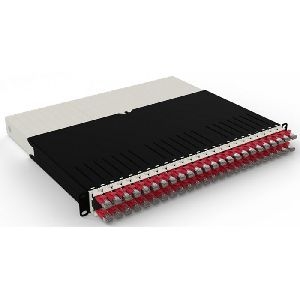Patchbox PONEX8STPRD patchbox.one/8RU/STP (0,8 m) mit 24 Kassetten, Patchkabel Cat. 6a, U/FTP, PoE, Kabel rot
