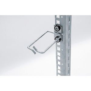 Triton RAX-D1-X48-X3 Triton Kabelrangierbügel, Kabelführung senkrecht, Kabeleinführung vorn, Befestigung seitlich versetzt, B 40 x T 80 mm