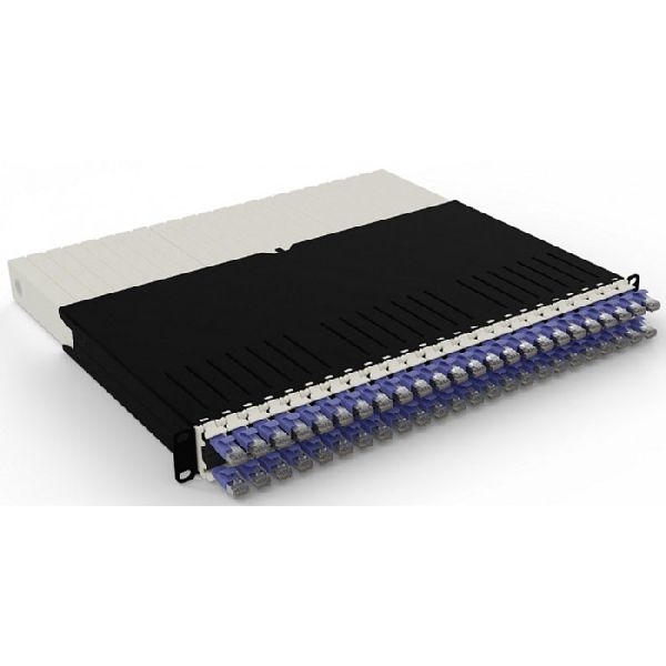 Patchbox PONEX8STPVI patchbox.one/8RU/STP (0,8 m) mit 24 Kassetten, Patchkabel Cat. 6a, U/FTP, PoE, Kabel violett