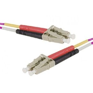 Exertis Connect 392788 LWL Patchkabel HD, 50/125 µm, OM4-Faser, LC Duplex Stecker/Stecker, erika-violet, 20,0 m UPC