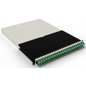Patchbox PONE30STPGR patchbox.one/30RU/STP (1,8 m) mit 24 Kassetten, Patchkabel Cat. 6a, U/FTP, PoE, Kabel grün