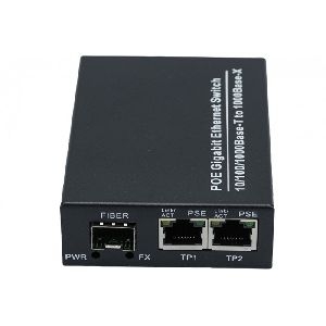 Exertis Connect 311793 Medienkonverter mit 30 Watt PoE+-Injektor, 2x 1000/100/10 Mbit/s (RJ45), 1x SFP Slot 1000/100 Mbit/s
