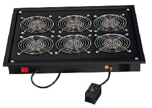 Triton RAB-CH-X05-X3 Triton Ventilationseinheit für Dach- und Bodeneinbau, 6 Lüfter, schwarz RAL 9005