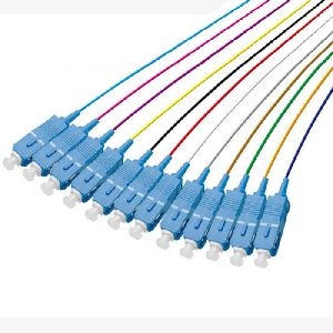 Ekivalan COP008SUP0020-12A Ekivalan LWL Faserpigtails, OS2, farbig, Low Loss, SC/UPC, 2,0 m, 12 Stück
