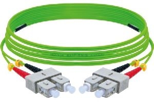 Exertis Connect 392906 LWL Patchkabel HD, 50/125 µm, OM5-Faser, SC Duplex Stecker/Stecker, UPC, limettengrün, 10,0 m
