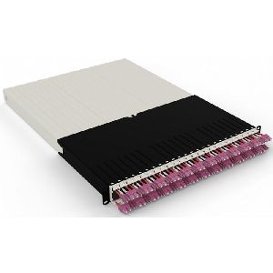 Patchbox PONE30OM412 patchbox.one/30RU/OM4 (1,8 m) mit 24 Kassetten, LWL OM4, LC-SC, Kabel erikaviolett