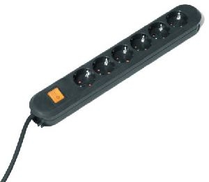 Bachmann 381.152K Bachmann Steckdosenleiste "Smart", 6-fach, mit Schalter, Anschlussleitung 5,0 m, schwarz