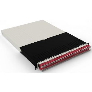 Patchbox PONE30STPRD patchbox.one/30RU/STP (1,8 m) mit 24 Kassetten, Patchkabel Cat. 6a, U/FTP, PoE, Kabel rot
