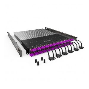 Patchbox P60MMAOM41224E PATCHBOX Plus+ mit 24 Kassetten, Patchkabel OM4 LC/SC 1,8m