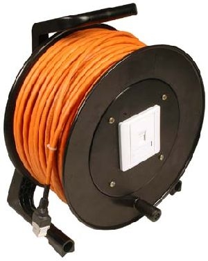 TTL KT1782-90,0M TTL Kabeltrommel mit RJ45 Kabelstrecke Cat.6A, S/FTP, halogenfrei, 90 m