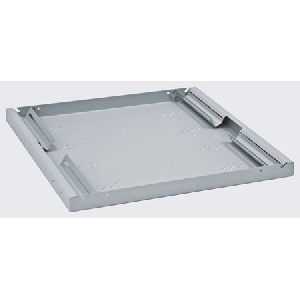 Triton RAC-UP-550-A4 Triton 19" Fachboden für Netzwerkschränke, Festeinbau, Tiefe 550 mm, 80 kg, hellgrau RAL 7035