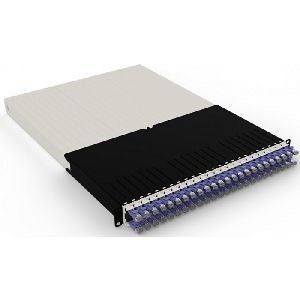Patchbox PONE30STPVI patchbox.one/30RU/STP (1,8 m) mit 24 Kassetten, Patchkabel Cat. 6a, U/FTP, PoE, Kabel violett