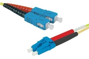 Exertis Connect 392861 LWL Patchkabel HD, 9/125 µm, OS2-Faser, SC Duplex Stecker/LC Duplex Stecker, gelb, 1,0 m UPC