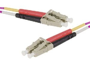 Exertis Connect 392786 LWL Patchkabel HD, 50/125 µm, OM4-Faser, LC Duplex Stecker/Stecker, erika-violet, 10,0 m UPC