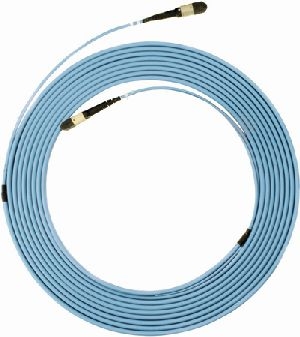 Exertis Connect 39991050 MTP / MPO LWL Patchkabel, Multimode OM3-Faser, 2x MTP / MPO Buchse, türkis, 50,0 m