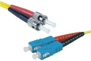 Exertis Connect 392882 LWL Patchkabel HD, 9/125 µm, OS2-Faser, 2x ST Stecker/SC Duplex Stecker, gelb, 2,0 m UPC