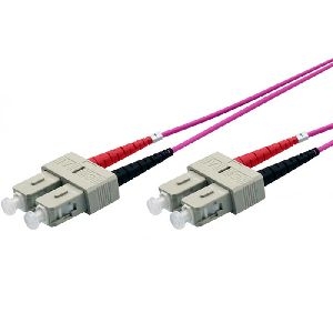 Ekivalan COZOM4DCDC2SE0050A Ekivalan LWL Duplex Patchkabel OM4, 50/125 µm, SC/SC, erikaviolett, 5,0 m