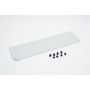 Triton RAC-ZP-X31-A1 Triton 19" Blindplatte, steckbar, 1 HE, Stahlblech, hellgrau RAL 7035, mit Kunststoffstöpsel